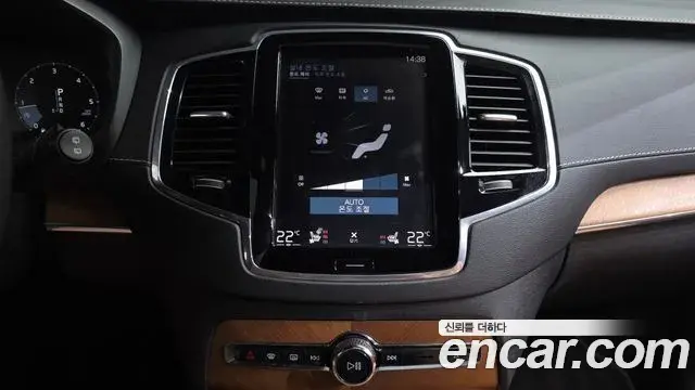 Volvo XC90 2020 — Фото 14/20