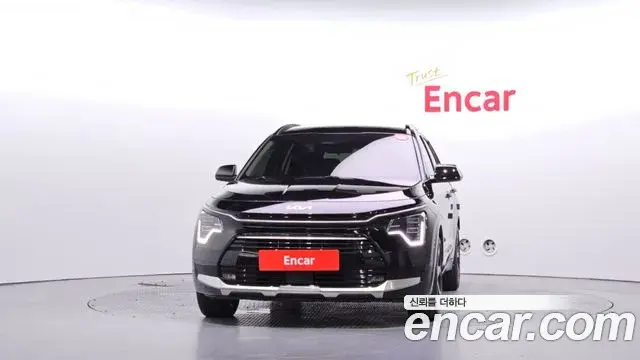Kia Niro 2022 — Фото 2/20