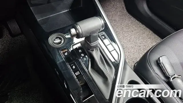 Kia Niro 2022 — Фото 7/20