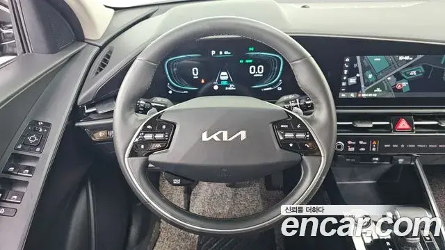 Kia Niro 2022 — Фото 12/20