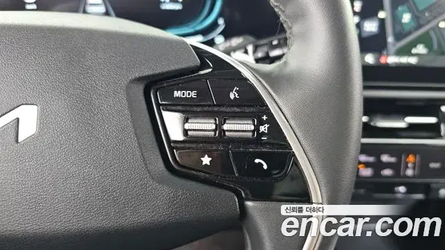 Kia Niro 2022 — Фото 17/20