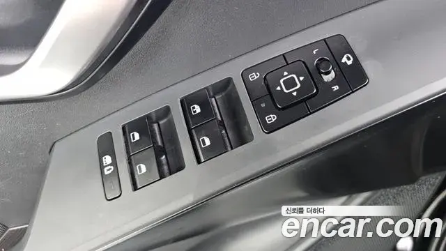 Kia Niro 2022 — Фото 18/20