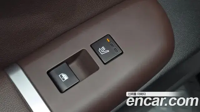 Hyundai Grandeur 2023 — Фото 18/19