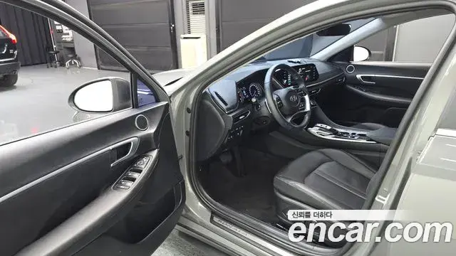 Hyundai Sonata 2020 — Фото 10/20