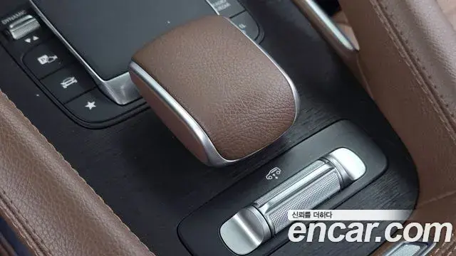 Mercedes-Benz GLE-Class 2024 — Фото 15/20