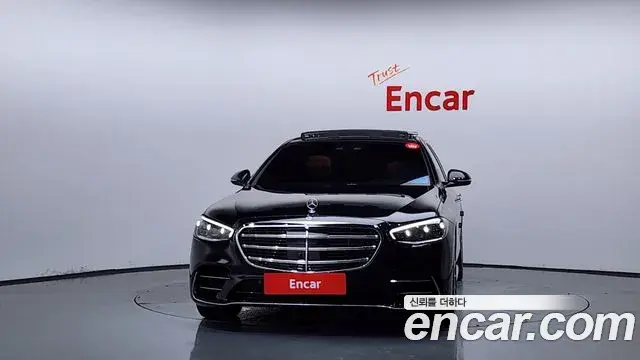 Mercedes-Benz S-Class 2025 — Photo 26/34