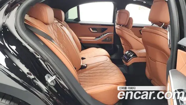 Mercedes-Benz S-Class 2025 — Photo 30/34