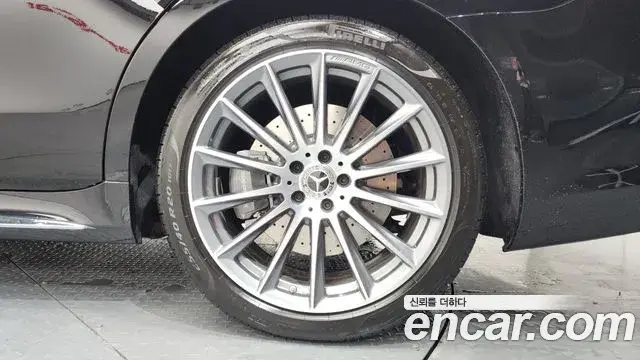 Mercedes-Benz S-Class 2025 — Photo 33/34