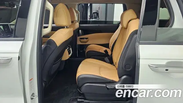 Kia Carnival 2023 — Фото 11/20