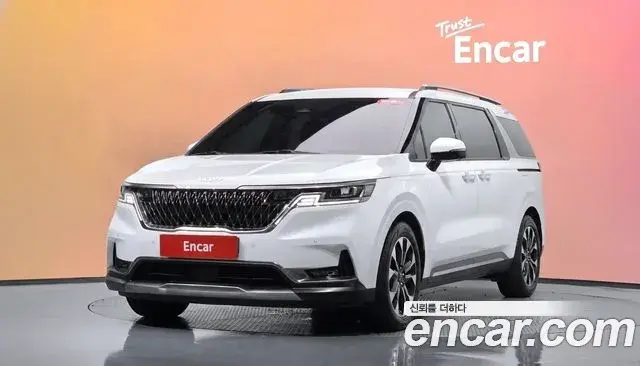 Kia Carnival 2023 — Фото 1/20