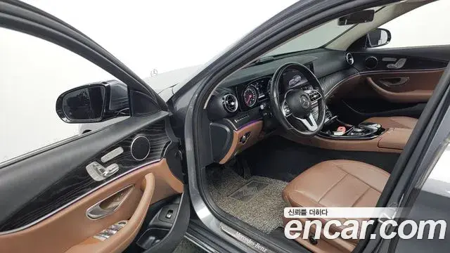 Mercedes-Benz E-Class 2019 — Фото 10/20