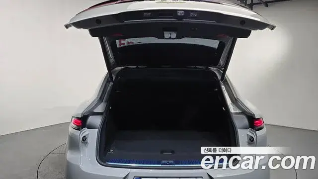 Porsche Cayenne 2025 — Фото 19/20