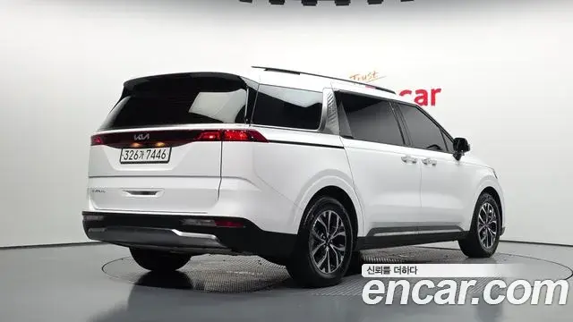 Kia Carnival 2022 — Фото 1/20