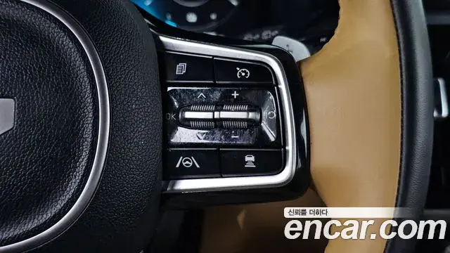 Kia Sorento 2023 — Фото 18/20