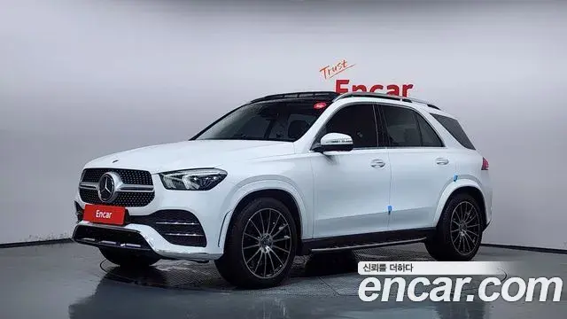 Mercedes-Benz GLE-Class 2023 — Фото 1/20