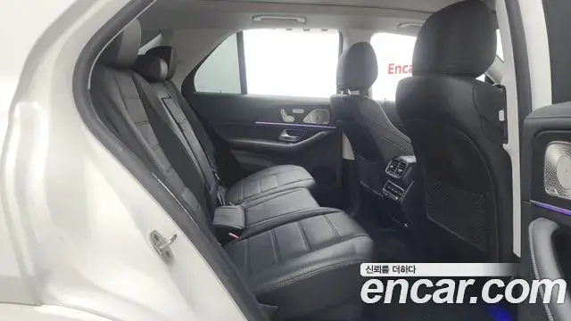 Mercedes-Benz GLE-Class 2023 — Фото 12/20