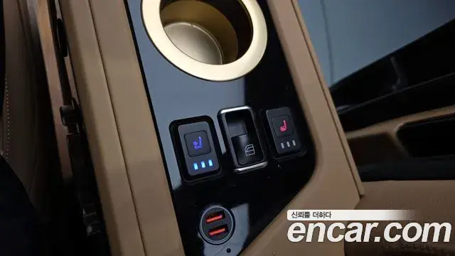 Kia Carnival 2022 — Фото 18/20