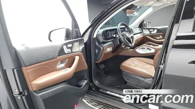 Mercedes-Benz GLE-Class 2024 — Фото 10/20
