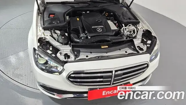 Mercedes-Benz E-Class 2021 — Фото 5/20