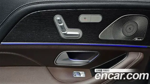 Mercedes-Benz GLE-Class 2022 — Фото 19/20