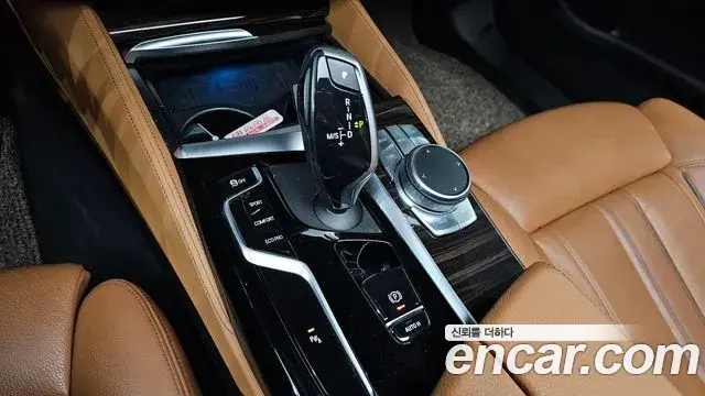 BMW 5 Series 2020 — Фото 9/20