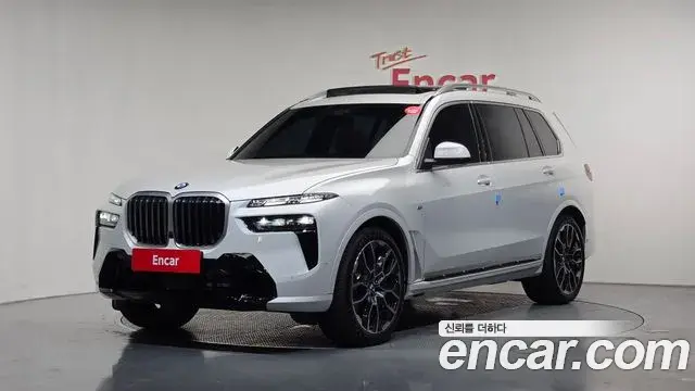 BMW X7 2025 — Фото 1/20