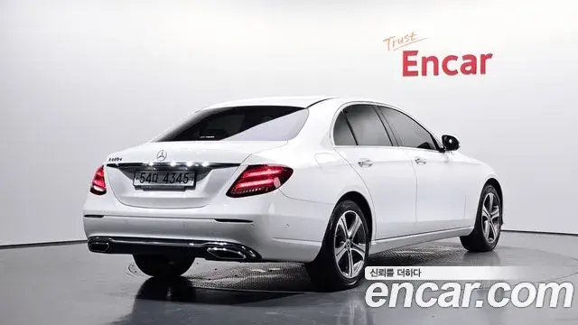 Mercedes-Benz E-Class 2019 — Фото 1/20