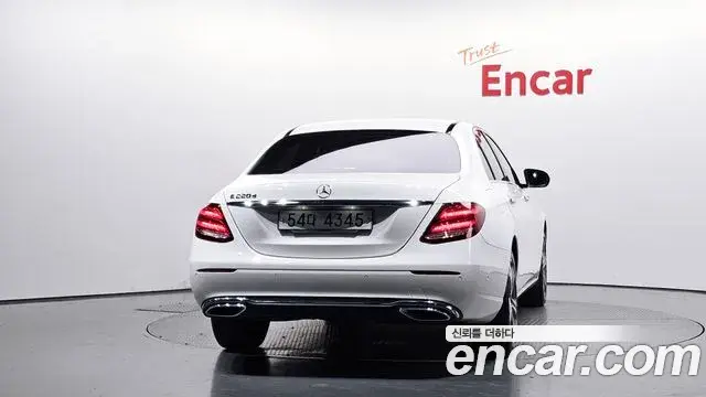 Mercedes-Benz E-Class 2019 — Фото 3/20