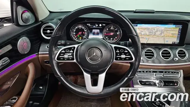 Mercedes-Benz E-Class 2019 — Фото 13/20