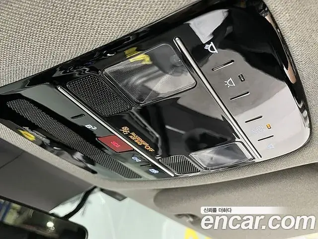 Hyundai Santa Fe 2023 — Фото 12/20