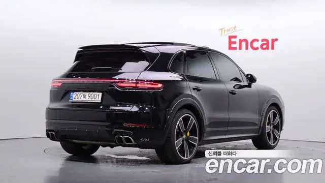 Porsche Cayenne 2022 — Фото 1/20