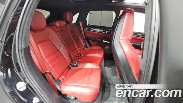 Porsche Cayenne 2022 — Фото 10/20