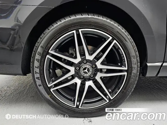 Mercedes-Benz V-Class 2023 — Фото 4/20