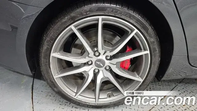 Genesis G70 2019 — Photo 10/35