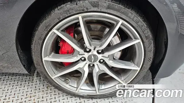 Genesis G70 2019 — Photo 24/35