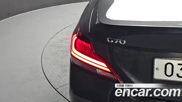 Genesis G70 2019 — Photo 12/35