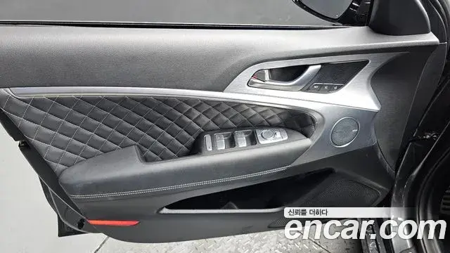 Genesis G70 2019 — Photo 28/35