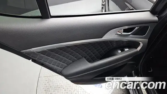 Genesis G70 2019 — Photo 16/35