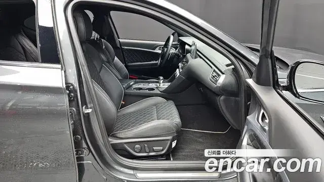Genesis G70 2019 — Photo 6/35