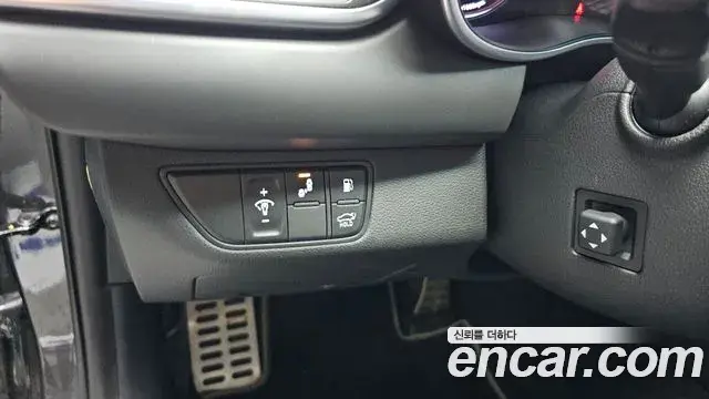 Genesis G70 2019 — Photo 15/35