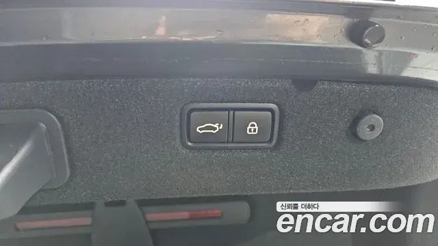 Genesis G70 2019 — Photo 14/35