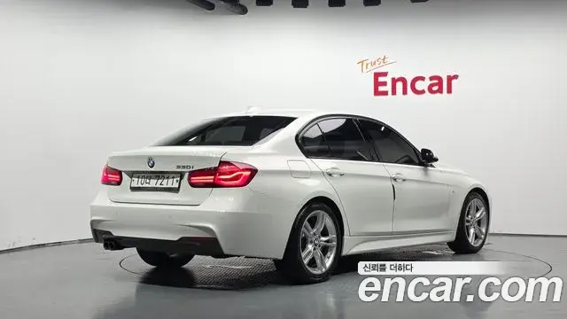 BMW 3 Series 2018 — Фото 2/20