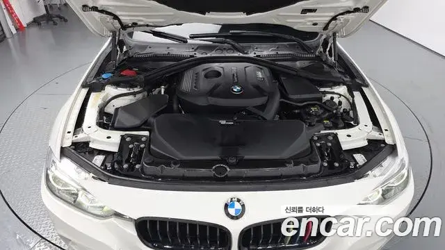 BMW 3 Series 2018 — Фото 6/20