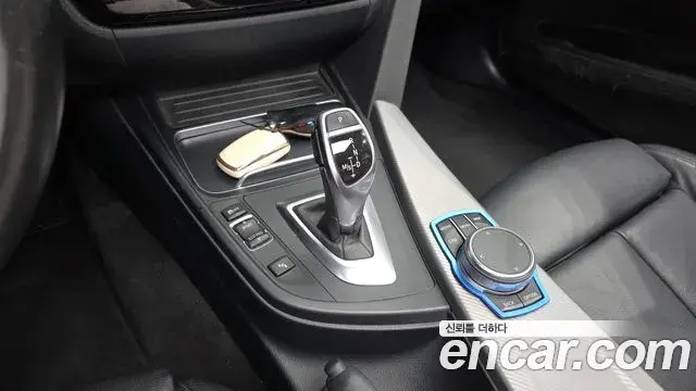 BMW 3 Series 2018 — Фото 9/20