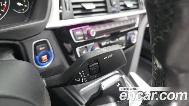 BMW 3 Series 2018 — Фото 18/20