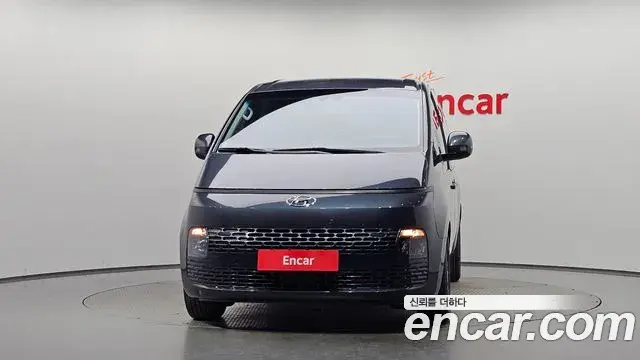 Hyundai Staria 2022 — ფოტო 13/33