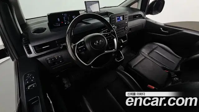Hyundai Staria 2022 — ფოტო 9/33