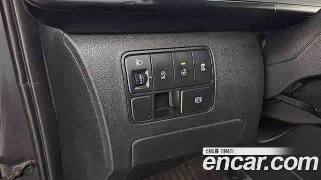 Hyundai Staria 2022 — ფოტო 5/33