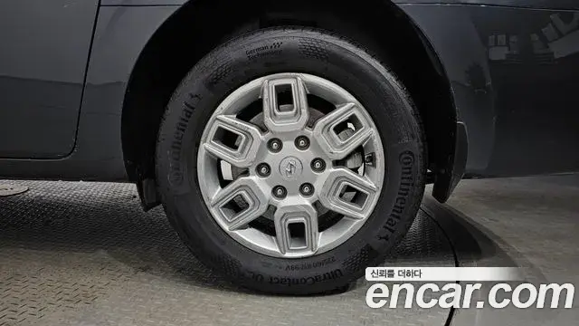 Hyundai Staria 2022 — ფოტო 15/33
