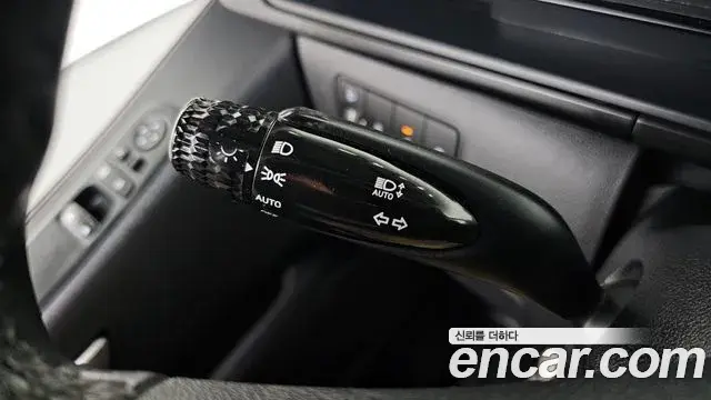 Hyundai Staria 2022 — ფოტო 4/33